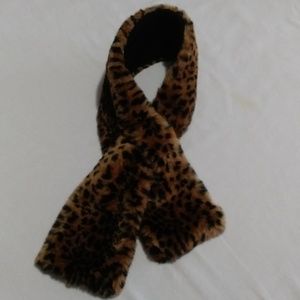 Fake Fur Scarf. Leopard colors.30"x5"